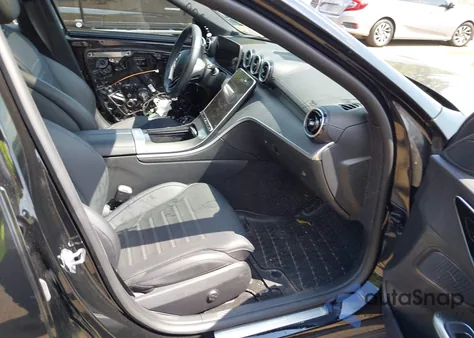 2023 Mercedes-Benz C 300 4Matic z USA, uszkodzony, nr VIN W1KAF4HB4PR086926